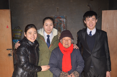 百(bai)傢(jia)媒體(ti)走(zou)進(jin)四季沐歌 “一(yi)帶一(yi)路”交彙點上的(de)綠色工(gong)廠(chǎng)